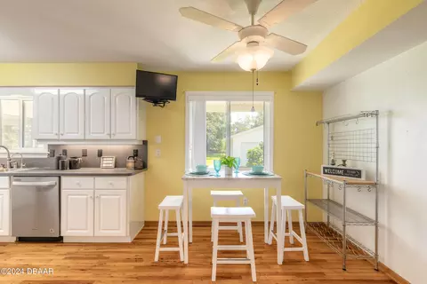 Dining - 290 Warwick Ave, Ormond Beach, FL 32174 photo 1 of 5