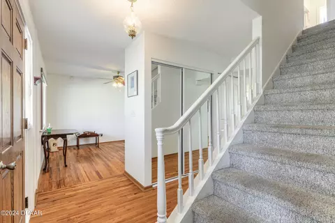 Entry Way - 290 Warwick Ave, Ormond Beach, FL 32174 photo 5 of 7