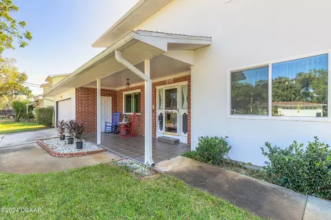 Exterior - 290 Warwick Ave, Ormond Beach, FL 32174 photo 1 of 7