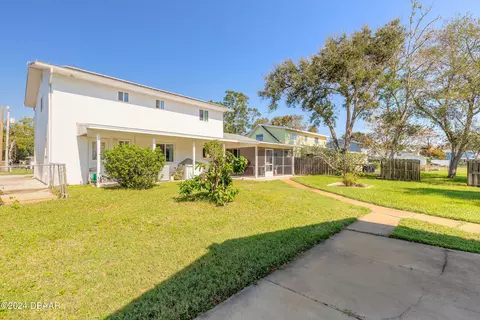 Exterior - 290 Warwick Ave, Ormond Beach, FL 32174 photo 6 of 7
