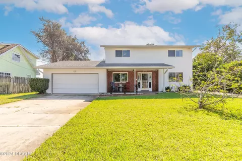 290 Warwick Ave, Ormond Beach, FL 32174