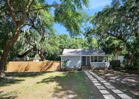 606 3rd St, Holly Hill, FL 32117