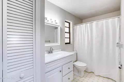 Bath - 118 Colina Pl, Ormond Beach, FL 32174 photo 3 of 4