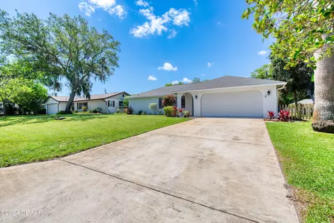 Exterior - 118 Colina Pl, Ormond Beach, FL 32174 photo 2 of 10