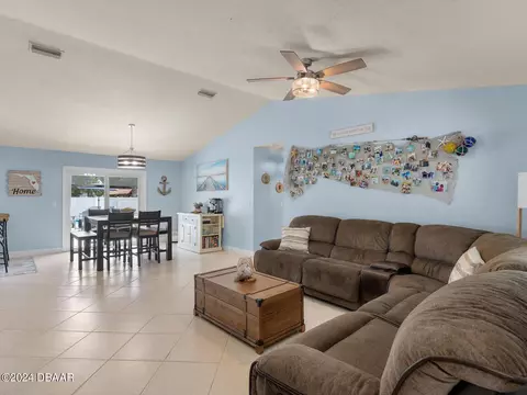 2807 Yule Tree Dr, Edgewater, FL 32141 photo 5