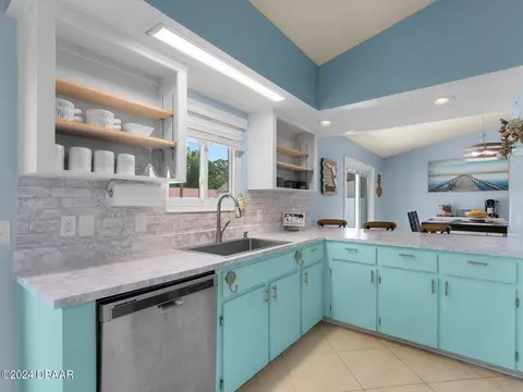 2807 Yule Tree Dr, Edgewater, FL 32141 photo 13