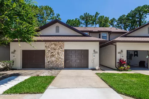 137 Dovecote Ln, Daytona Beach, FL 32114