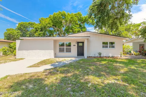 514 Brook Cir, South Daytona, FL 32119