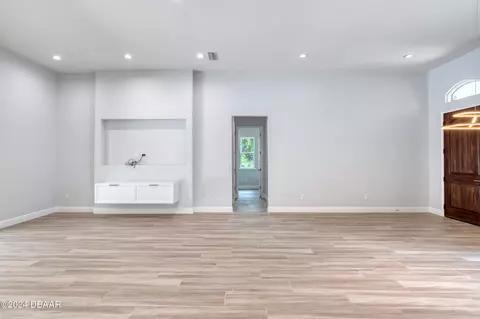 Living - 260 Spreading Oak Ln, Ormond Beach, FL 32174 photo 6 of 11