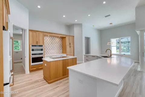 Kitchen - 260 Spreading Oak Ln, Ormond Beach, FL 32174 photo 4 of 8