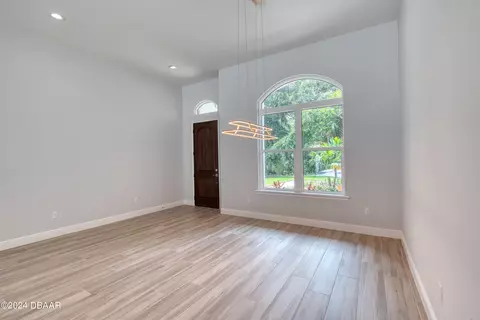 Living - 260 Spreading Oak Ln, Ormond Beach, FL 32174 photo 4 of 11