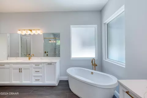 Bath - 260 Spreading Oak Ln, Ormond Beach, FL 32174 photo 7 of 15
