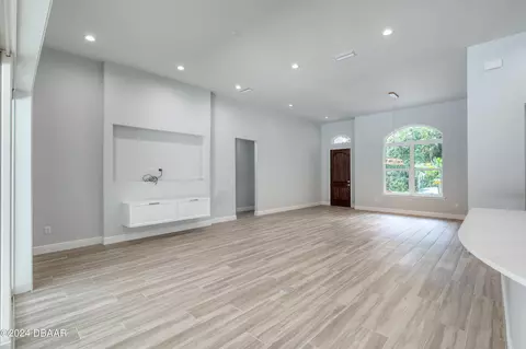 Living - 260 Spreading Oak Ln, Ormond Beach, FL 32174 photo 10 of 11