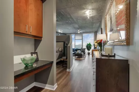 155 S Court Ave #1209, Orlando, FL 32801