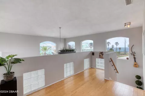 Entry Way - 100 Marlin Dr, Ormond Beach, FL 32176 photo 4 of 7