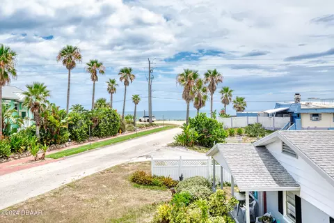 Exterior - 100 Marlin Dr, Ormond Beach, FL 32176 photo 4 of 13
