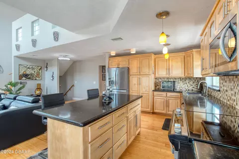 Kitchen - 100 Marlin Dr, Ormond Beach, FL 32176 photo 2 of 4