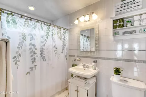 Bath - 100 Marlin Dr, Ormond Beach, FL 32176 photo 9 of 9