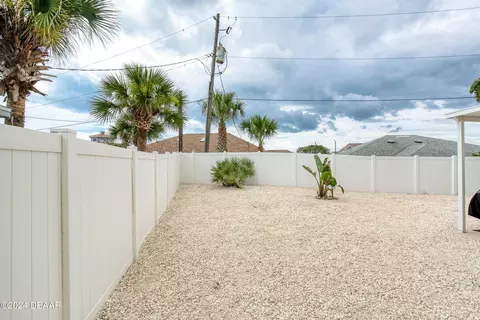Exterior - 100 Marlin Dr, Ormond Beach, FL 32176 photo 10 of 13