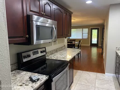 Kitchen - 270 Willow Pl, Ormond Beach, FL 32174 photo 2 of 2
