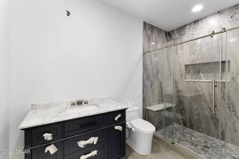 Bath - 1327 Oak Forest Dr, Ormond Beach, FL 32174 photo 1 of 3