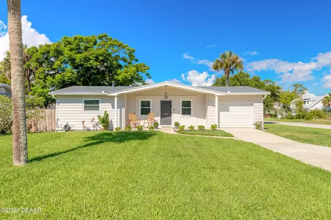 438 N Yonge St, Ormond Beach, FL 32174