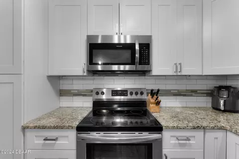 Kitchen - 742 N Beach St, Ormond Beach, FL 32174 photo 4 of 5