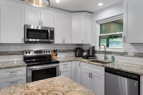 Kitchen - 742 N Beach St, Ormond Beach, FL 32174 photo 3 of 5