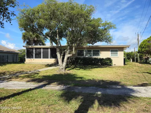 2326 S Peninsula Dr, Daytona Beach, FL 32118