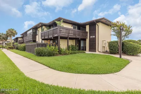 60 Club House Dr #105, Palm Coast, FL 32137
