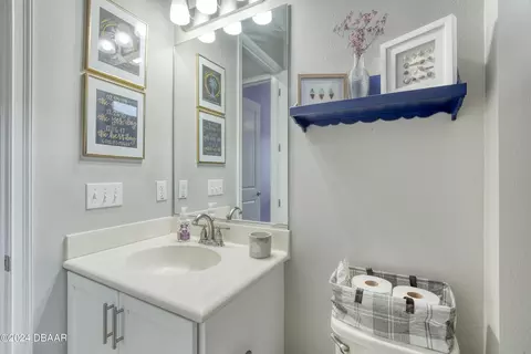 Bath - 631 Elk River Dr, Ormond Beach, FL 32174 photo 2 of 6