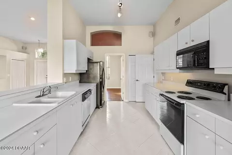 Kitchen - 30 Creek Bluff Way, Ormond Beach, FL 32174 photo 2 of 6