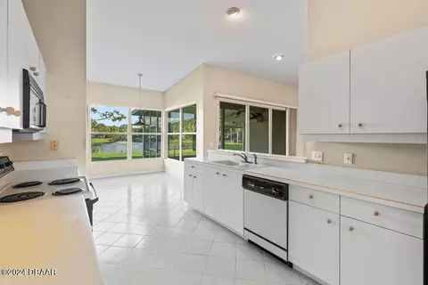 Kitchen - 30 Creek Bluff Way, Ormond Beach, FL 32174 photo 6 of 6
