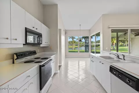 Kitchen - 30 Creek Bluff Way, Ormond Beach, FL 32174 photo 4 of 6