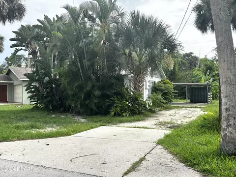 5844 Riverside Dr, Port Orange, FL 32127