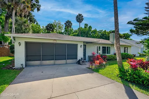 3433 Country Manor Dr, Port Orange, FL 32129