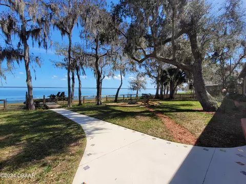 Exterior - 175 Whitcomb Dr, Geneva, FL 32732 photo 9 of 20