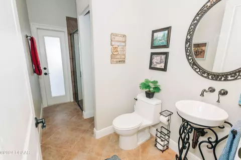 Bath - 175 Whitcomb Dr, Geneva, FL 32732 photo 9 of 17