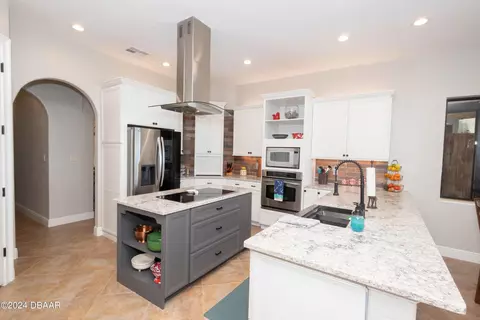 Kitchen - 175 Whitcomb Dr, Geneva, FL 32732 photo 1 of 8