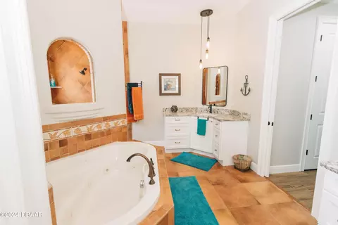 Bath - 175 Whitcomb Dr, Geneva, FL 32732 photo 1 of 17