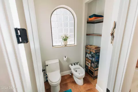 Bath - 175 Whitcomb Dr, Geneva, FL 32732 photo 4 of 17