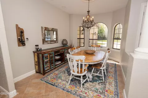 Dining - 175 Whitcomb Dr, Geneva, FL 32732 photo 1 of 1