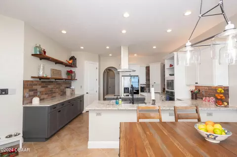 Kitchen - 175 Whitcomb Dr, Geneva, FL 32732 photo 8 of 8