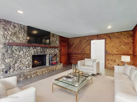 Living - 30 Choctaw Trl, Ormond Beach, FL 32174 photo 16 of 18