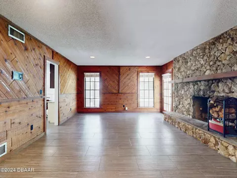 Living - 30 Choctaw Trl, Ormond Beach, FL 32174 photo 14 of 18