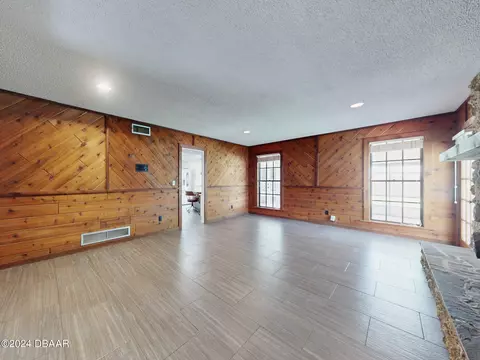Living - 30 Choctaw Trl, Ormond Beach, FL 32174 photo 13 of 18