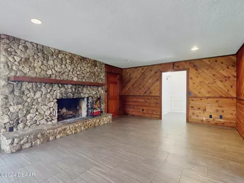 Living - 30 Choctaw Trl, Ormond Beach, FL 32174 photo 10 of 18