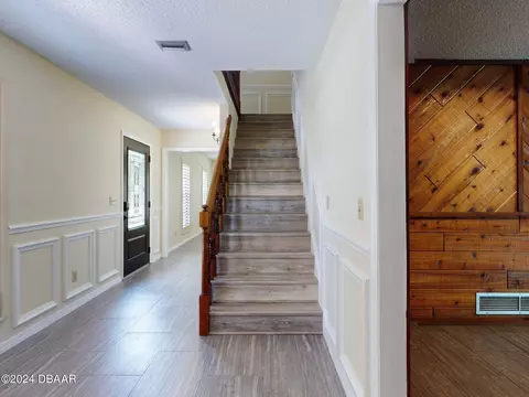 Entry Way - 30 Choctaw Trl, Ormond Beach, FL 32174 photo 5 of 11
