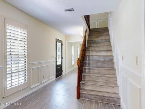 Entry Way - 30 Choctaw Trl, Ormond Beach, FL 32174 photo 4 of 11