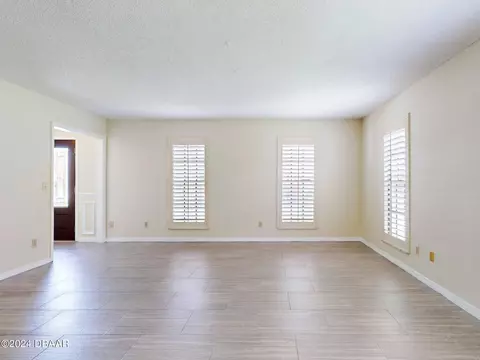 Living - 30 Choctaw Trl, Ormond Beach, FL 32174 photo 3 of 18